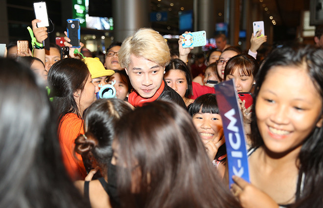 Nam ca sĩ từng vướng phải ồn ào mắc 'bệnh ngôi sao'