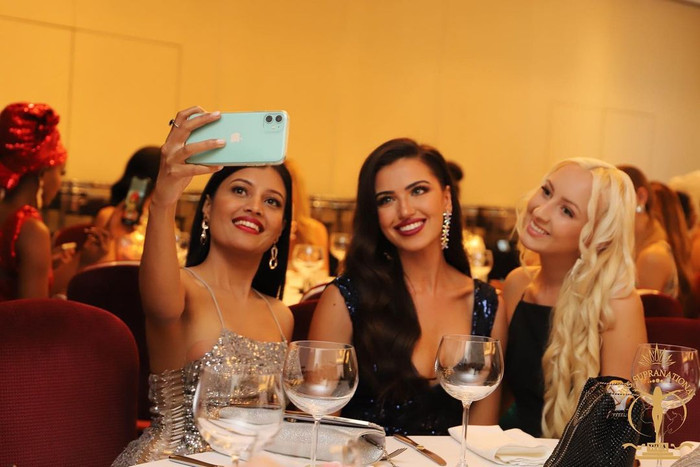 Miss Supranational 2021 không cách ly tập trung, thí sinh không đeo khẩu trang thỏa sức tạo dáng Ảnh 6