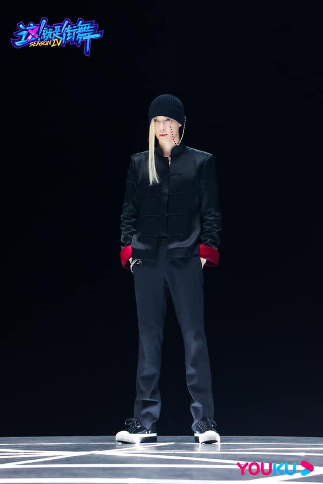 Diện mạo mới của 4 đội trưởng Street Dance of China 4: Vương Nhất Bác hóa 'ngổ ngáo boy' Ảnh 17