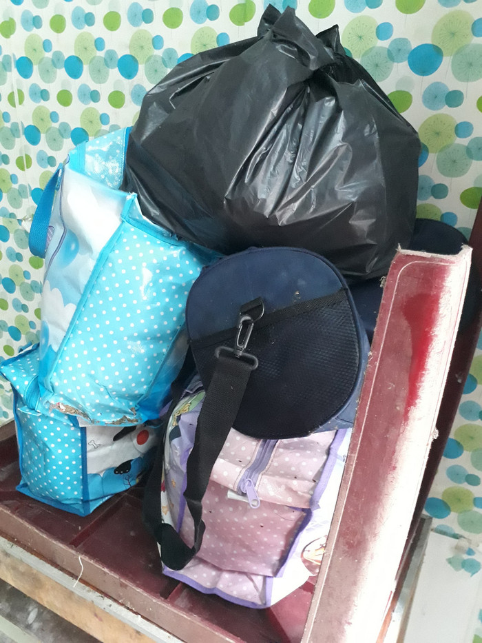 Cô gái thuê trọ vẫn còn khá nhiều đồ đạc ở phòng trọ, chủ nhà sau khi dọn dẹp xong hứa sẽ để cô gái nhận lại đồ trong vòng 2 tuần, đồng thời không làm gì ảnh hưởng đến danh dự cô gái