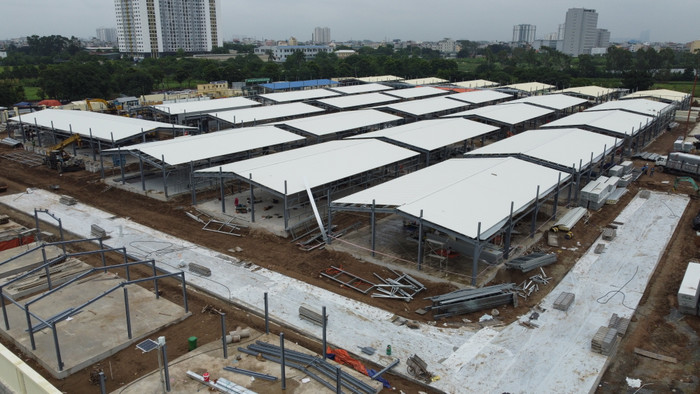 Hình ảnh mới của bệnh viện dã chiến lớn nhất Hà Nội sau hơn 10 ngày thần tốc xây dựng Ảnh 2