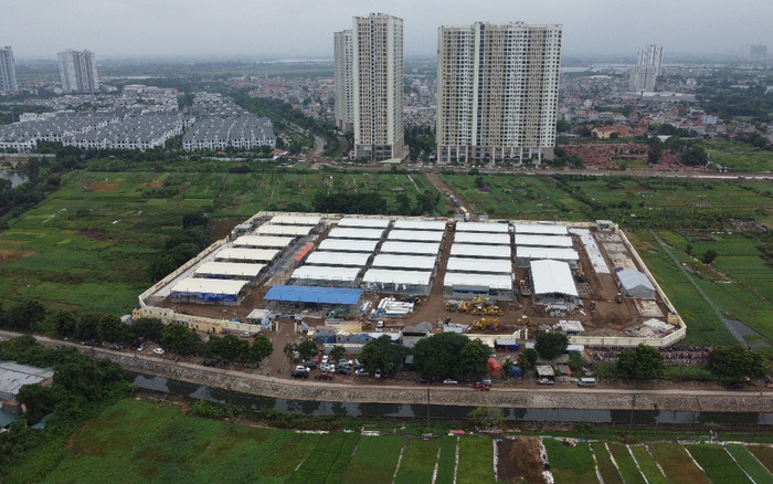 Video: Hình ảnh mới của bệnh viện dã chiến lớn nhất Hà Nội sau hơn 10 ngày thần tốc xây dựng Ảnh 2