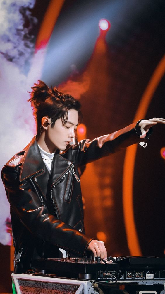 Tiêu Chiến sẽ tái xuất đường đua âm nhạc với Khúc Ca Của Chúng Ta? Ảnh 13