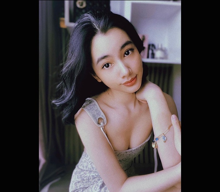 Tuy nhiên, trong một số tấm ảnh, góc chụp từ trên xuống quá cao dễ nhìn tổng thể hơi phô phang. 