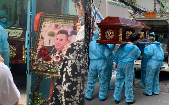 Hình ảnh đưa tiễn ca sĩ Việt Quang về nơi an nghỉ cuối cùng: Hiu quạnh, vắng lặng đến đau lòng! Ảnh 2