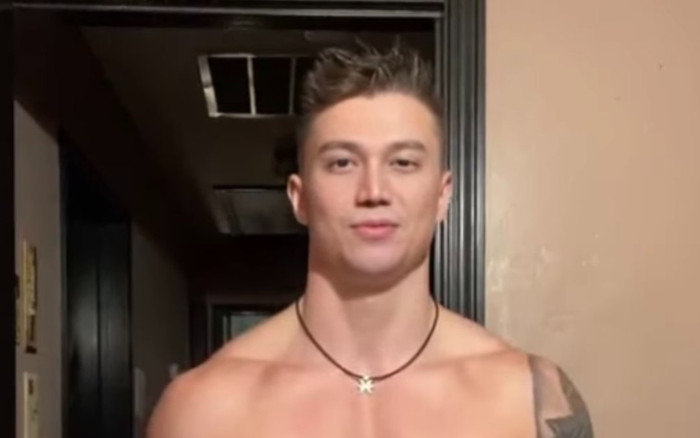 Việt Anh khiến dân tình điên đảo với ngoại hình như trai Tây, body bốc lửa Ảnh 2