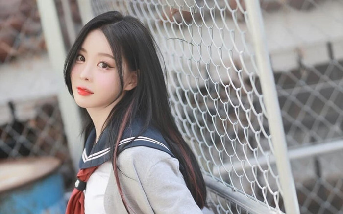 Nữ streamer đo trực tiếp cả 3 vòng trên sóng khiến fan trầm trồ Ảnh 2