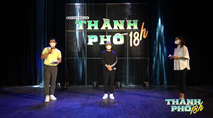 Nam MC chia sẻ về cách làm thiện nguyện của mình. Ảnh chụp màn hình