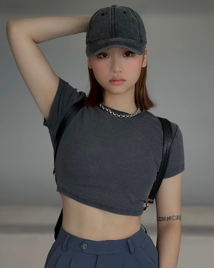 Outfit đi nhổ răng khôn sau dịch của Miu Lê 