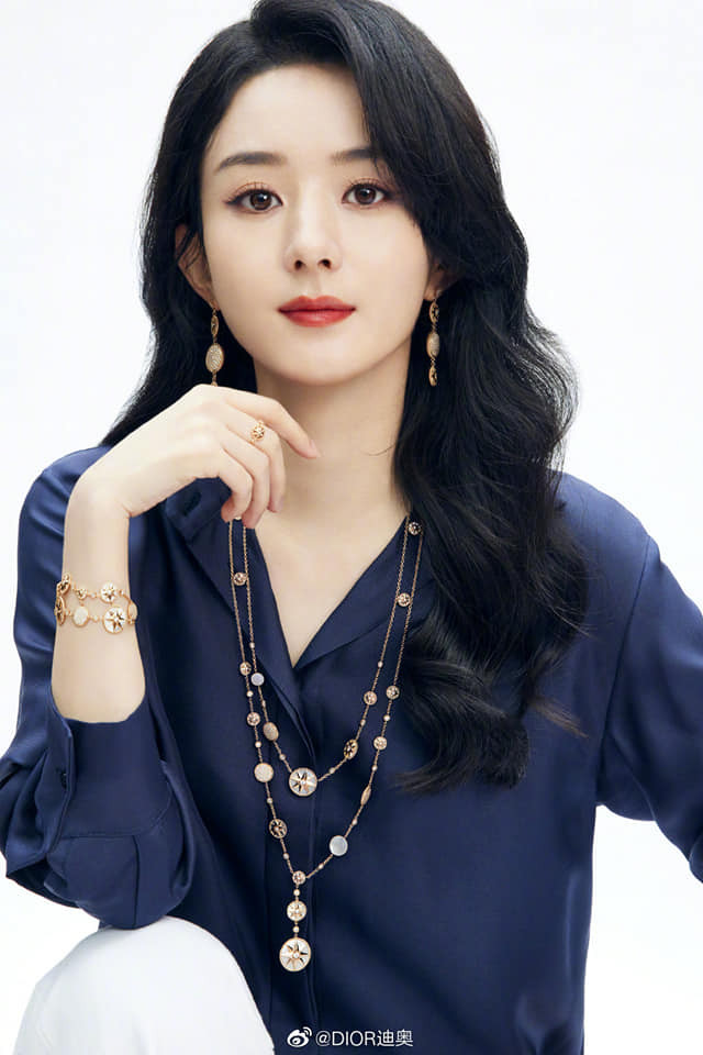 Phụ kiện trang sức đẹp ngất ngây trên người của Triệu Lệ Dĩnh