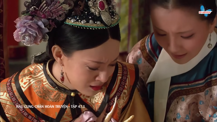 'Nhưng An Lăng Dung, em nào biết chị cầm nguyên hũ kem trộn đem thưa kiện em, em thoát đường nào?' - Hi Phi không phải tay vừa.