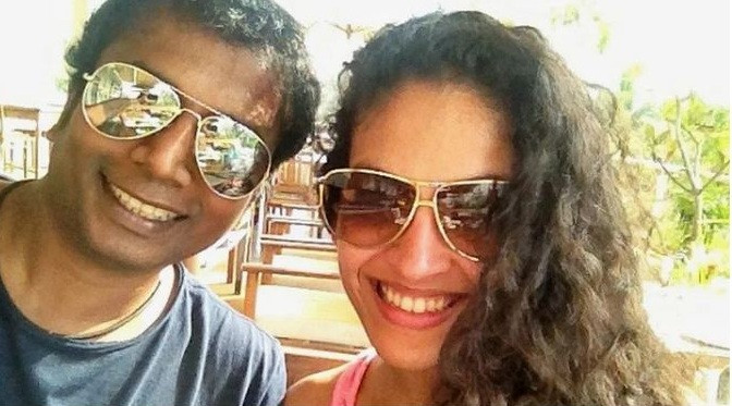 Những người phụ nữ hẹn hò với anh sẽ phải trả tiền cho các bữa ăn. 