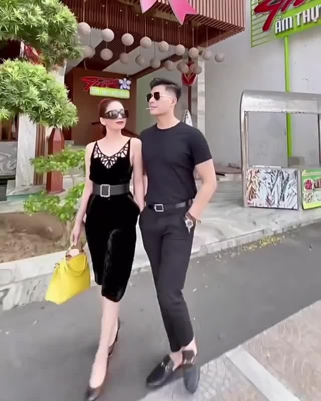 Hiện tại, cả hai đang sống cùng nhau tại căn hộ của Lệ Quyên. Anh chàng là huấn luyện viên riêng, giúp đỡ bạn gái tập luyện, giữ vóc dáng.&nbsp;