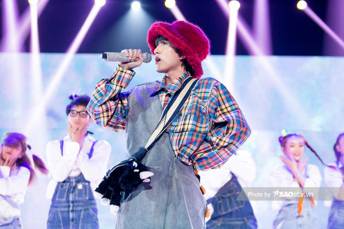 Nam ca sĩ khiến Master lẫn hội đồng phải nhiều lần trầm trồ về mình