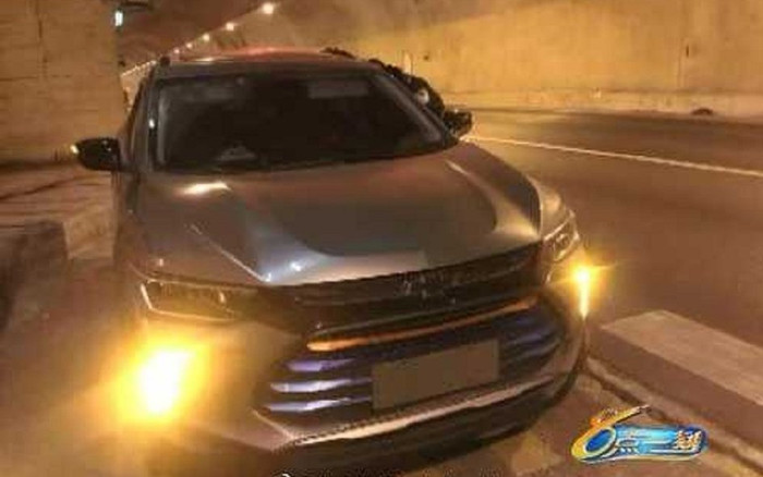 Thấy xe ô tô đỗ dưới hầm, cảnh sát sợ có chuyện chẳng lành nên tới kiểm tra, sự thật khiến anh sốc nặng Ảnh 2