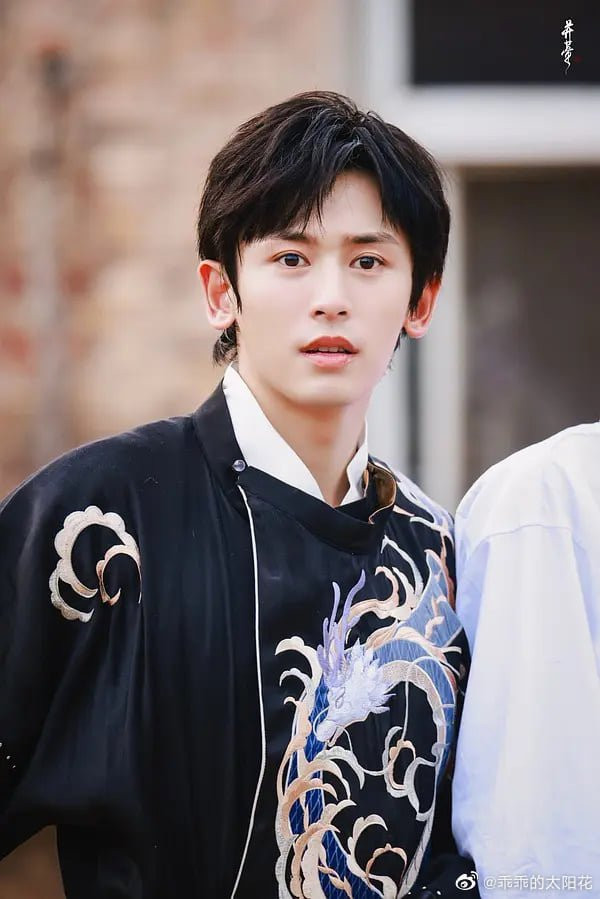 Trương Triết Hạn giật mất spotlight của Ngô Diệc Phàm trong 2 ngày qua.