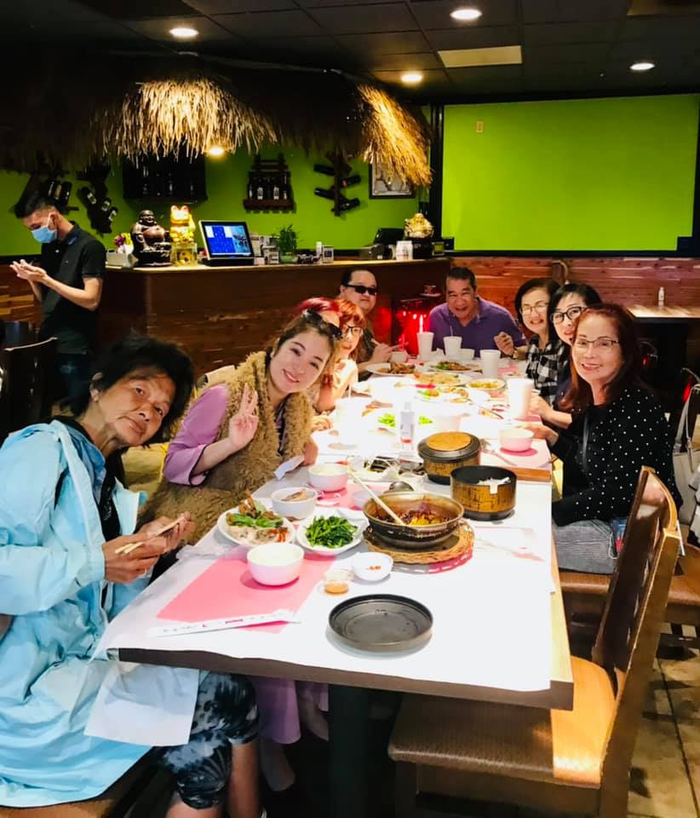 Thúy Nga bất ngờ đăng ảnh đoàn tụ với Kim Ngân, còn luận thêm 20 tội đã làm với cựu ca sĩ?