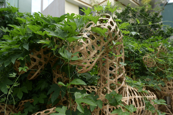 Làng nghề vàng mã nổi tiếng ở Hà Nội đìu hiu dịp Rằm tháng Bảy do ảnh hưởng dịch Covid-19 Ảnh 7