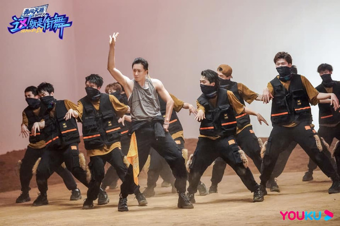 Street Dance 4: Vương Nhất Bác và Lay đối đầu nảy lửa trong trận mở màn theo qui tắc đánh cờ Ảnh 3