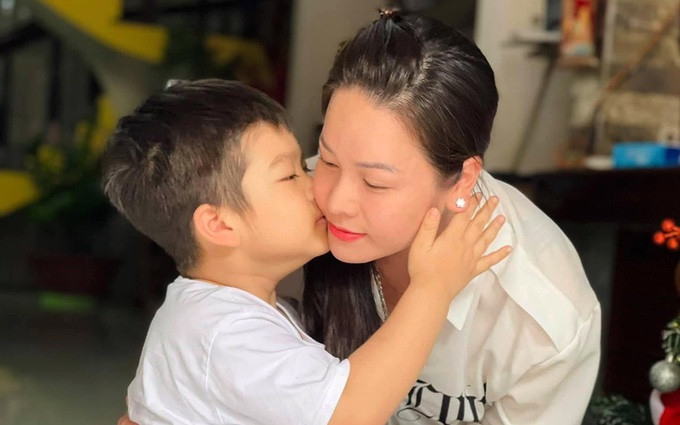 Nhật Kim Anh tiết lộ phải 'dùng luật cưỡng chế' vì nhà chồng không chịu giao con Ảnh 2