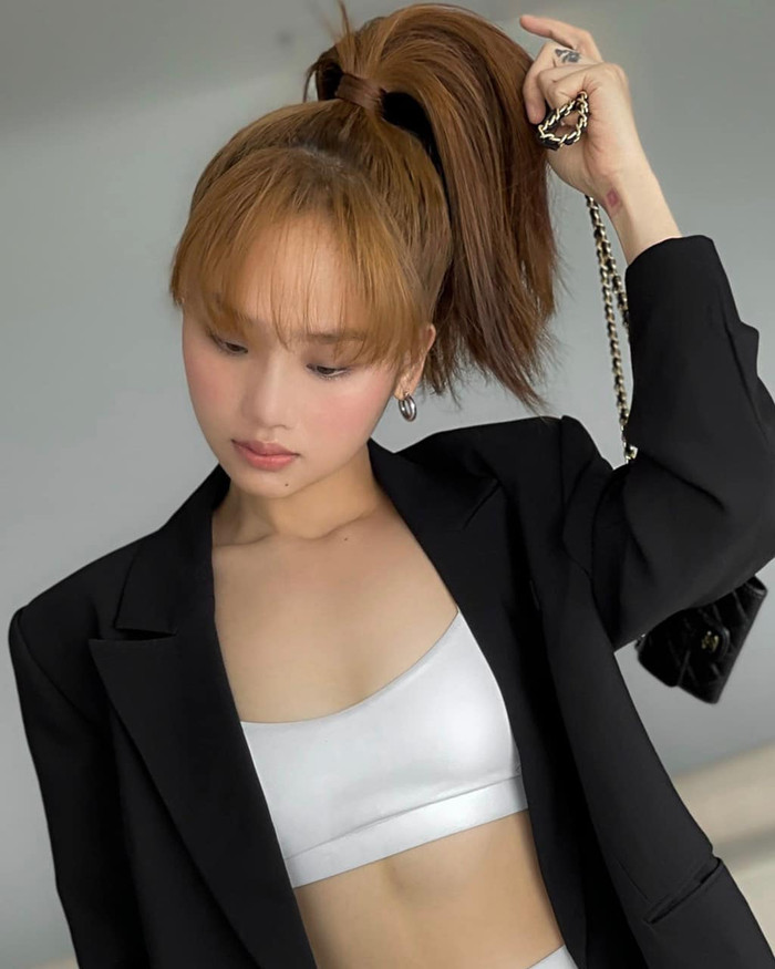 Style này của cô nàng được dân tình khen ngợi hết lời trên trang cá nhân