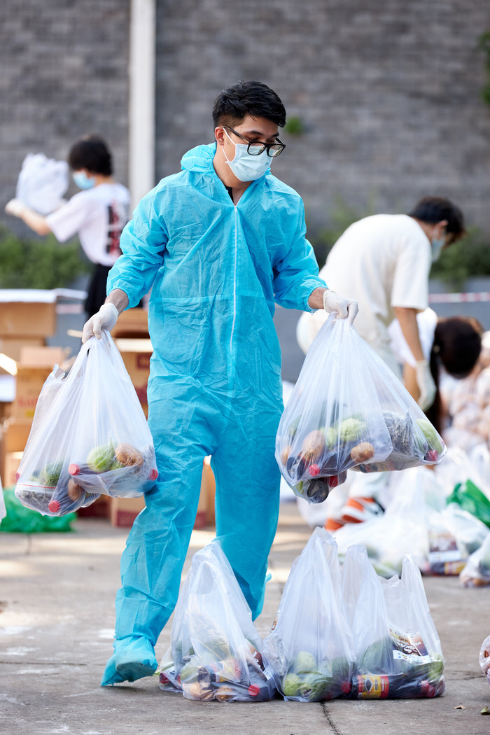 Khánh Vân, Kim Duyên, Lệ Hằng lan tỏa yêu thương với dự án 'Chuyến xe thực phẩm 0 đồng' lần 7 Ảnh 11