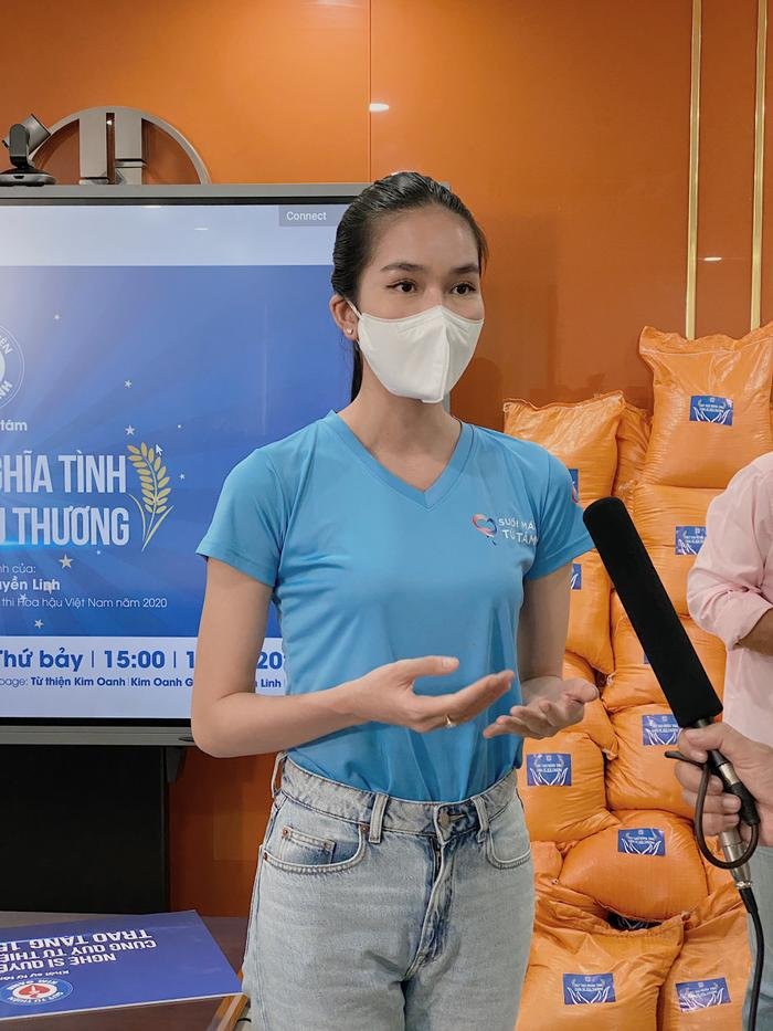 Á hậu Phương Anh cùng MC Quyền Linh kêu gọi quyên góp gạo giúp đỡ người nghèo trong mùa dịch Ảnh 5