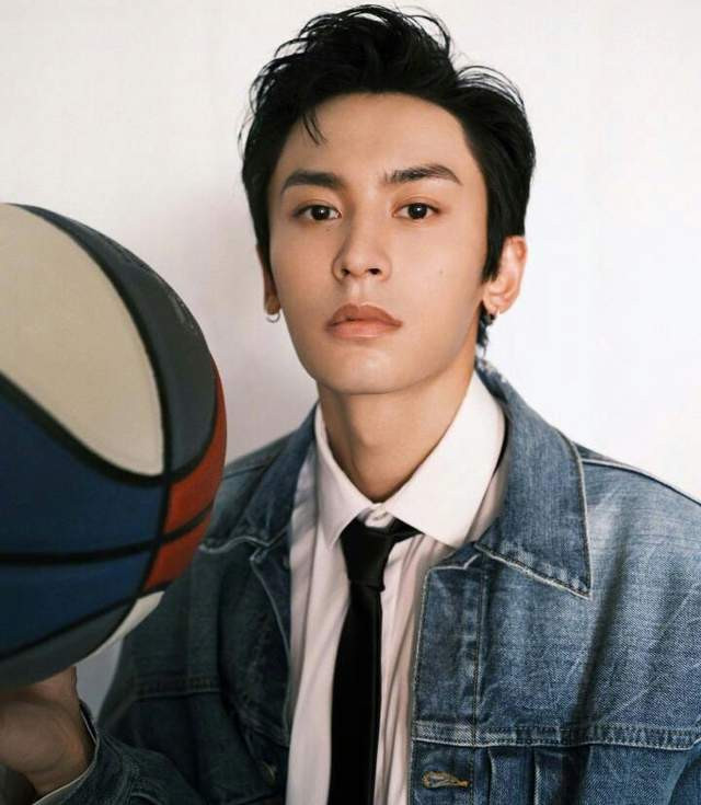 Sự nghiệp của Trương Triết Hạn gần như 'sụp đổ' sau ồn ào thiếu hiểu biết về kiến thức lịch sử nước nhà. 