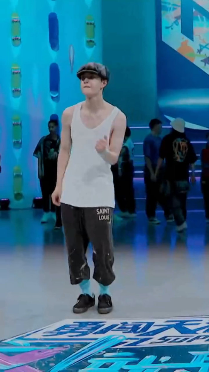 Vương Nhất Bác tiếp tục chọn 'anh trai mưa' Bouboo về đội mình trong tập 1 Street Dance 4 Ảnh 13