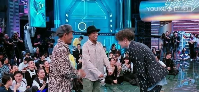 Vương Nhất Bác tiếp tục chọn 'anh trai mưa' Bouboo về đội mình trong tập 1 Street Dance 4 Ảnh 7