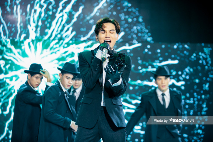 Vũ đạo của Ali Hoàng Dương được mang ra để 'mổ xẻ'