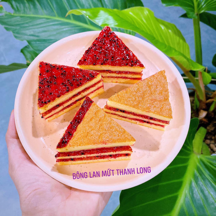 Những món được nữ diễn viên làm gồm: Bông lan mứt thanh long.