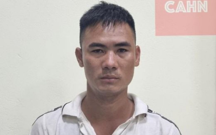 Khởi tố vụ án vụ giết người phi tang xác xuống sao sen ở Hà Nội, thu giữ nhiều dao rựa và tang vật Ảnh 2