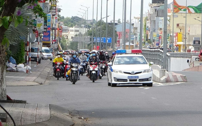 400 người về Ninh Thuận bằng xe máy mắc Covid-19, tỉnh ra công văn khẩn Ảnh 2