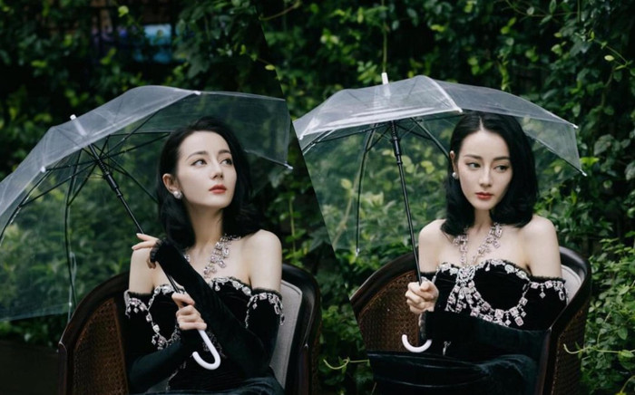 Địch Lệ Nhiệt Ba đẹp rung động lòng người trong bộ váy dát đá lấp lánh Ảnh 2