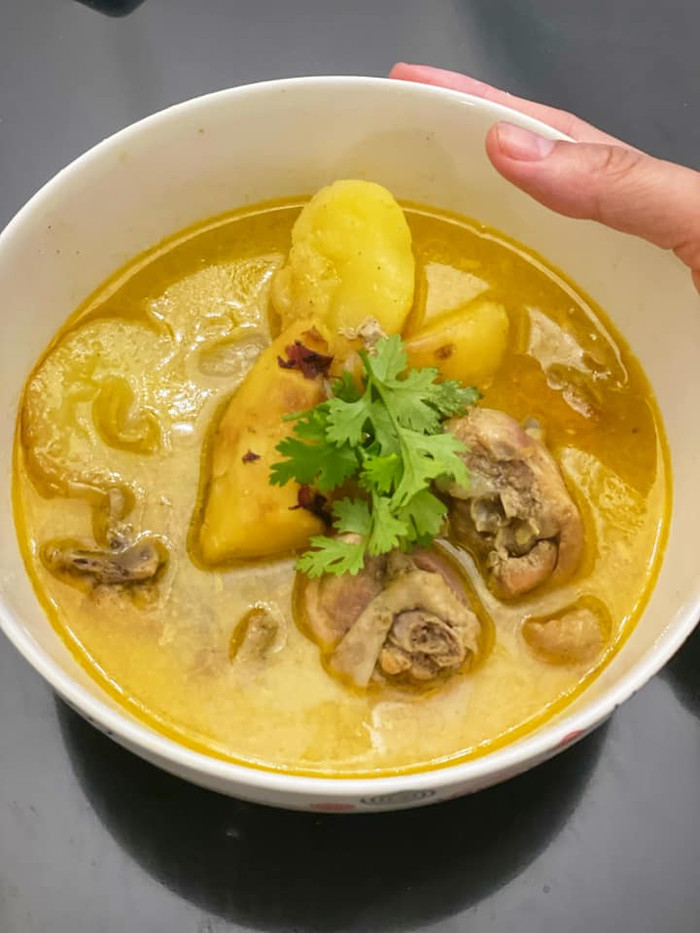 Món cà ri gà siêu ngon do chính tay Hà Anh thực hiện. 