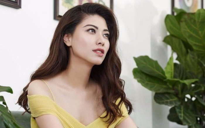 'Lật profile' BTV Ngọc Trinh, người đẹp bán đồng hồ 900 triệu quyên góp chống dịch: Vừa đẹp, vừa giỏi! Ảnh 2