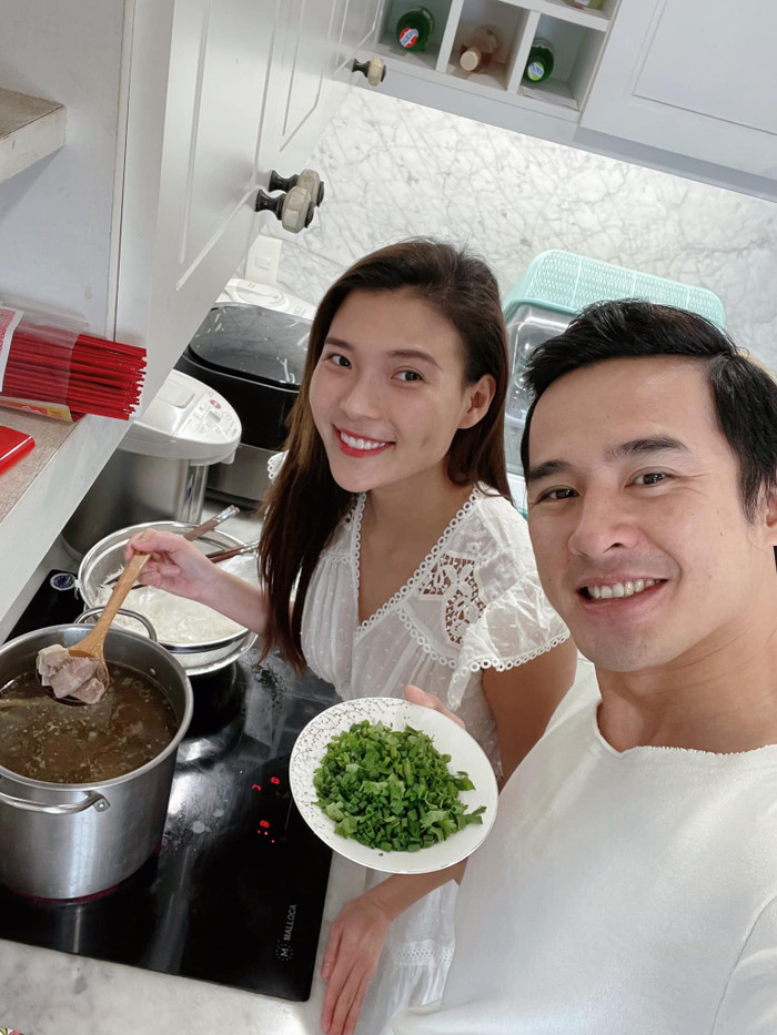 Mùa dịch, diễn viên Thúy Diễm trở thành 'bà nội trợ chính hiệu'.