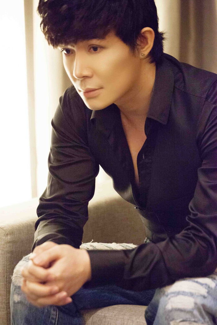 Nathan Lee đã có màn bốc mẽ màn seeding ảo từ anti fan.