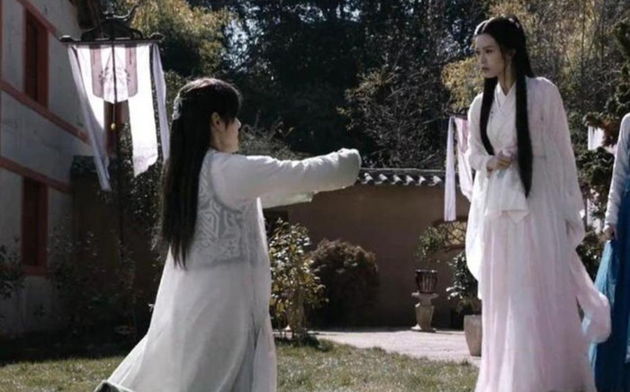 Sự khác biệt giữa bản phim của Lâm Chí Dĩnh và Bạch Chú khi diễn Đoàn Dự gặp Vương Ngữ Yên Ảnh 2