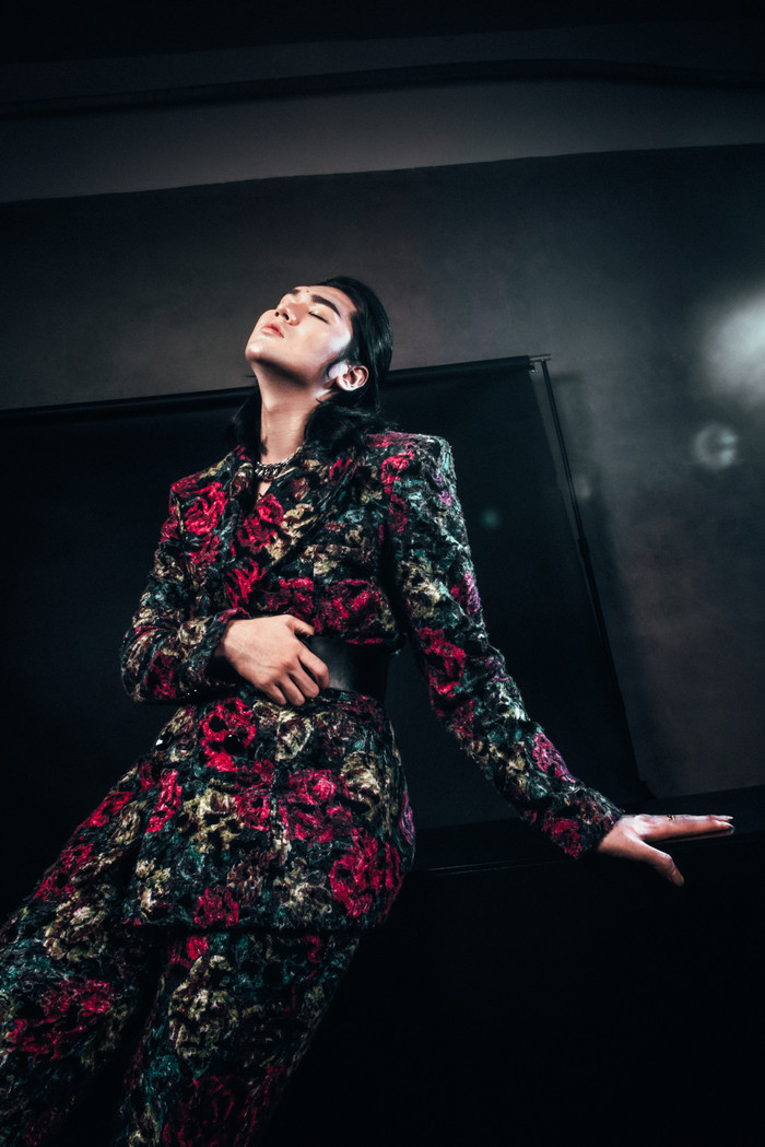 Nhưng sau đó lại trở thành lãng tử quyến rũ