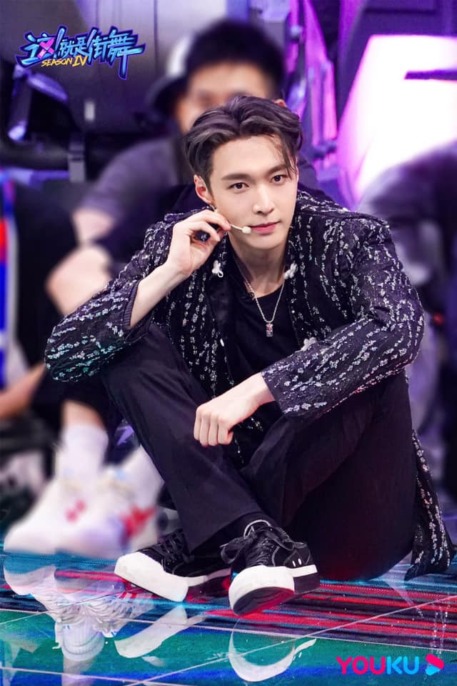 Vương Nhất Bác đã làm điều đặc biệt này với Lay khi được mời tham gia Street Dance of China 4 Ảnh 5