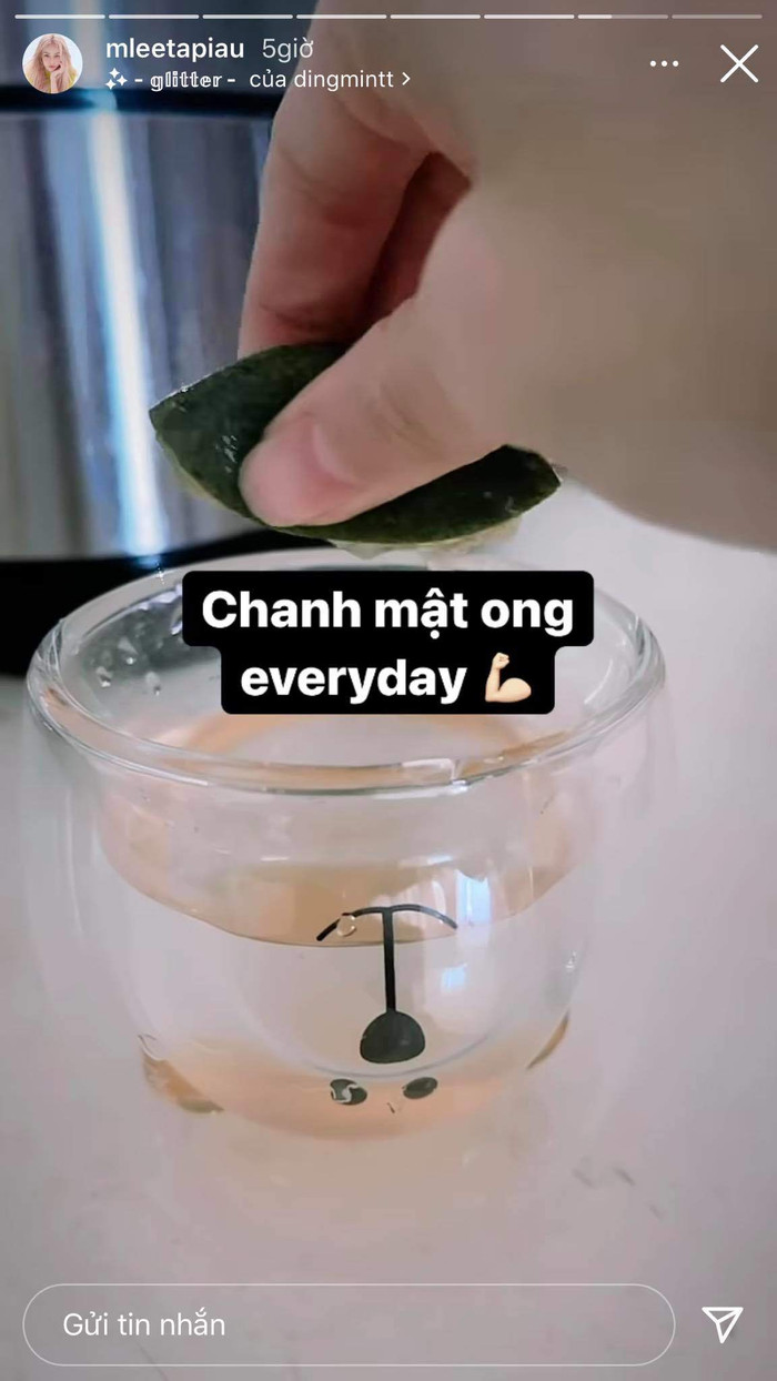 Mỗi ngày một ly chanh mật ong tăng sức đề kháng, vừa có tác dụng thúc đẩy quá trình giảm mỡ dưới da, thanh lọc cơ thể là bí quyết góp phần tạo nên vẻ ngoài quyến rũ, nuột nà cuả Mlee.&nbsp;