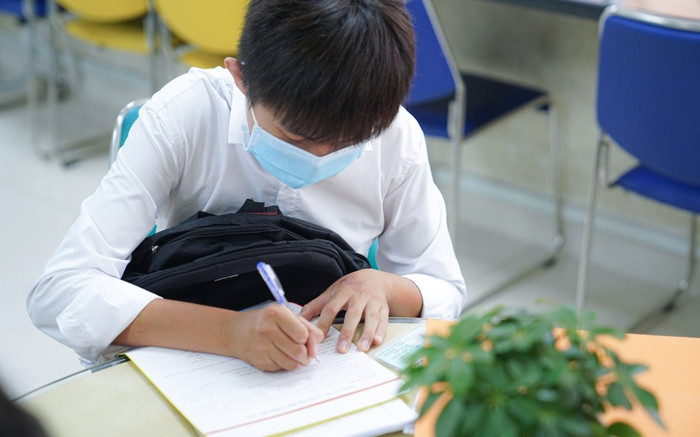 Đại học Công nghệ TP.HCM công bố điểm sàn, nhiều ngành 'hot' chỉ ở mức 18 điểm Ảnh 2