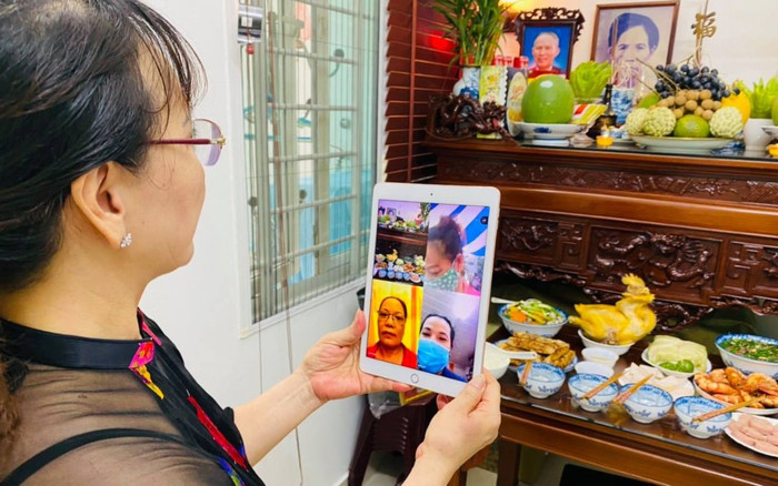 Người dân xúc động dâng hương, cúng giỗ online trong Đại lễ Vu Lan giữa đợt giãn cách xã hội Ảnh 2