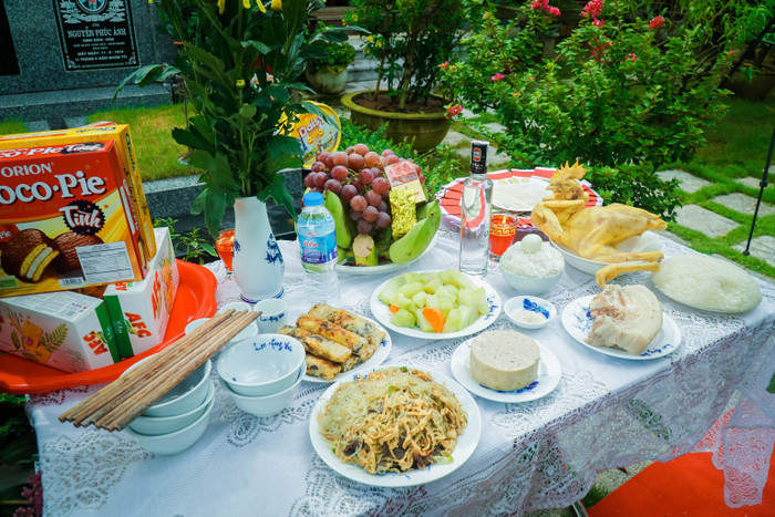 Mọi khâu từ chuẩn bị, lễ vật, đồ cúng, quần áo chúng sinh, khóa lễ đều diễn ra trang nghiêm