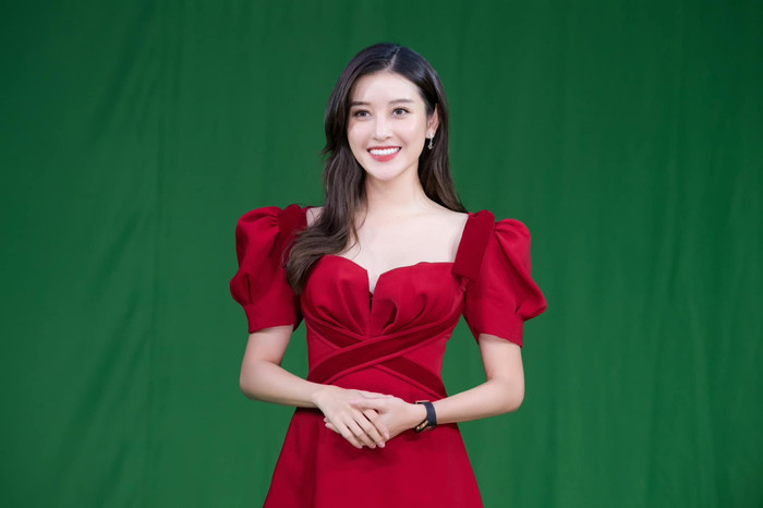 Thời gian này nhìn Á hậu Huyền My trông vẫn gầy và tràn đầy sức sống không hề có dấu hiệu tăng cân nào