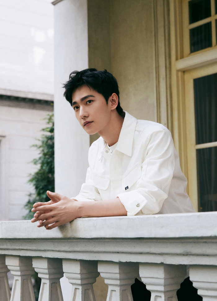 Dương Dương bị đào lại ảnh thời 'trẻ trâu' khiến fan cười bể bụng: Còn đâu thầy Vu Đồ trong truyền thuyết Ảnh 12