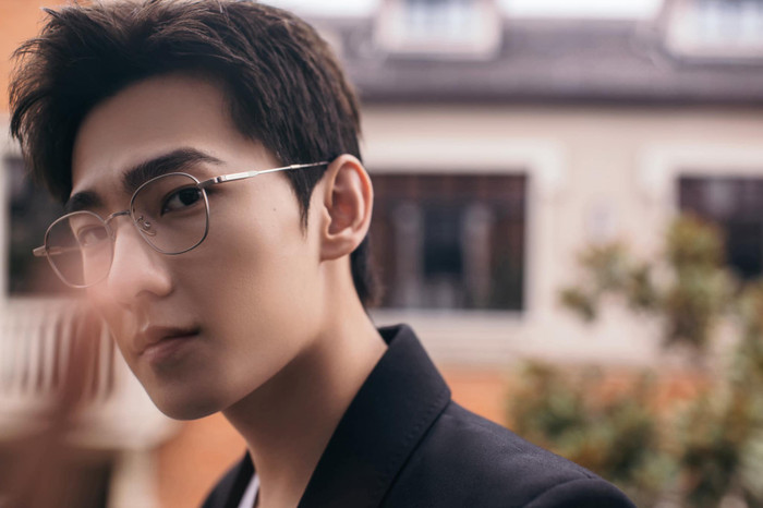 Dương Dương bị đào lại ảnh thời 'trẻ trâu' khiến fan cười bể bụng: Còn đâu thầy Vu Đồ trong truyền thuyết Ảnh 15