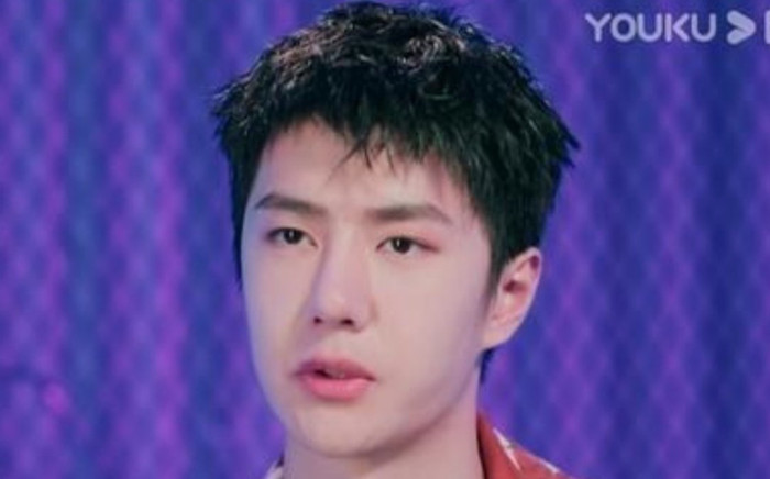 Đại sứ quảng bá Vương Nhất Bác nhảy nhót nhưng không quên nhiệm vụ quan trọng này! Ảnh 2